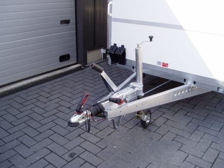 Kofferaanhangwagen F1330D 1300 kg 305x150x180