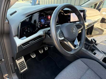 Volkswagen Golf VIII 1.0 TSI Move